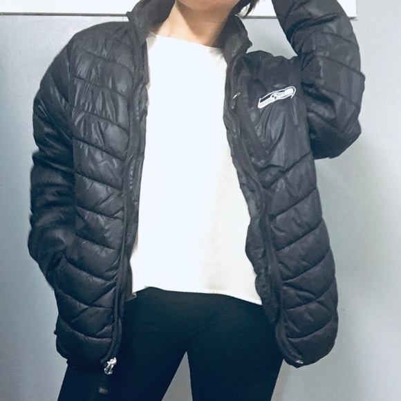 CUTTER & BUCK // CLIQUE • Seahawks Puffer Jacket L